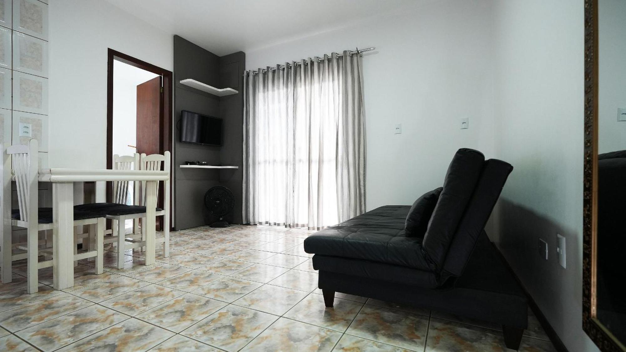 Residencial Adolfo - Mestre Naro 봄비나스 외부 사진