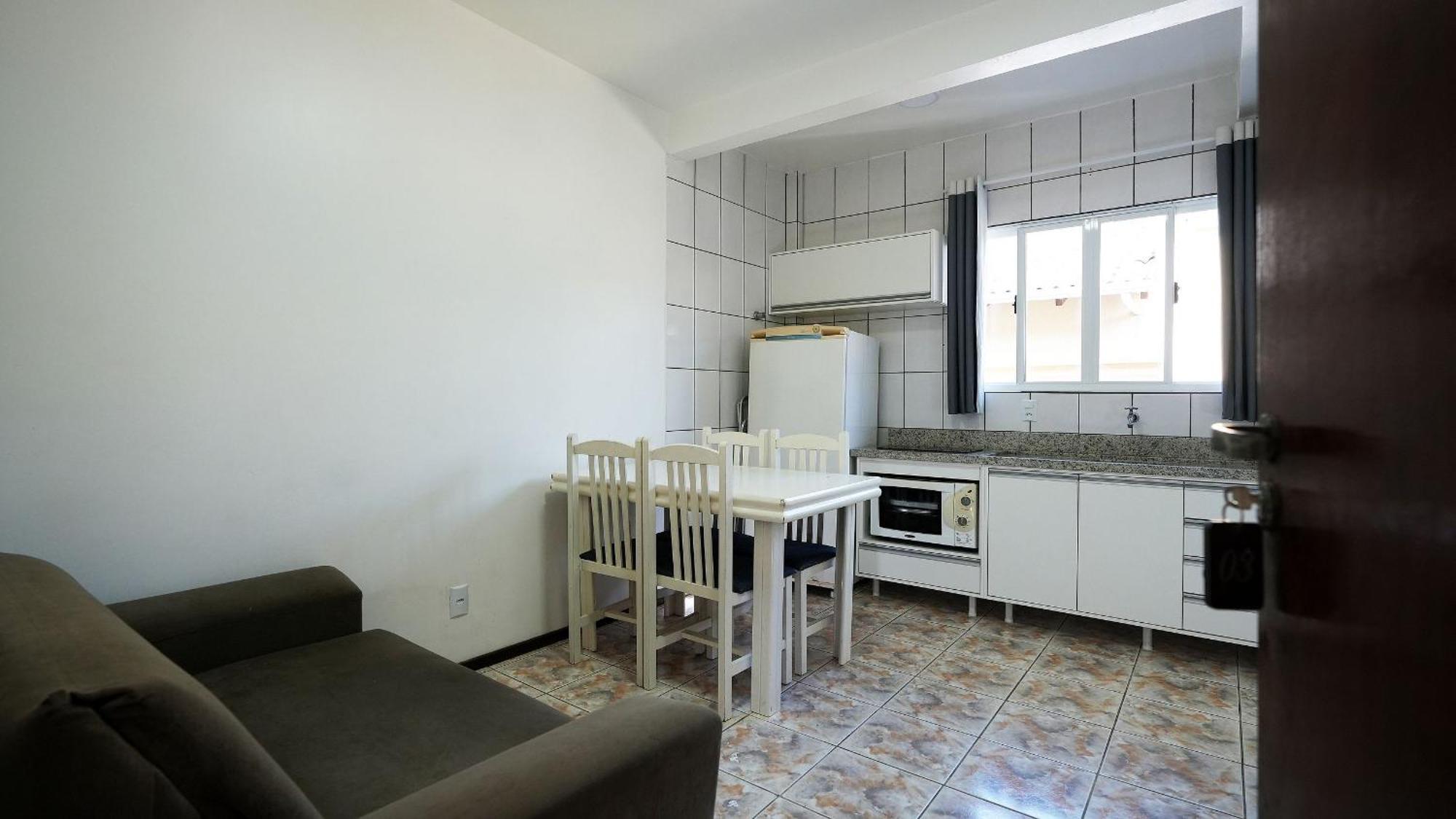 Residencial Adolfo - Mestre Naro 봄비나스 외부 사진