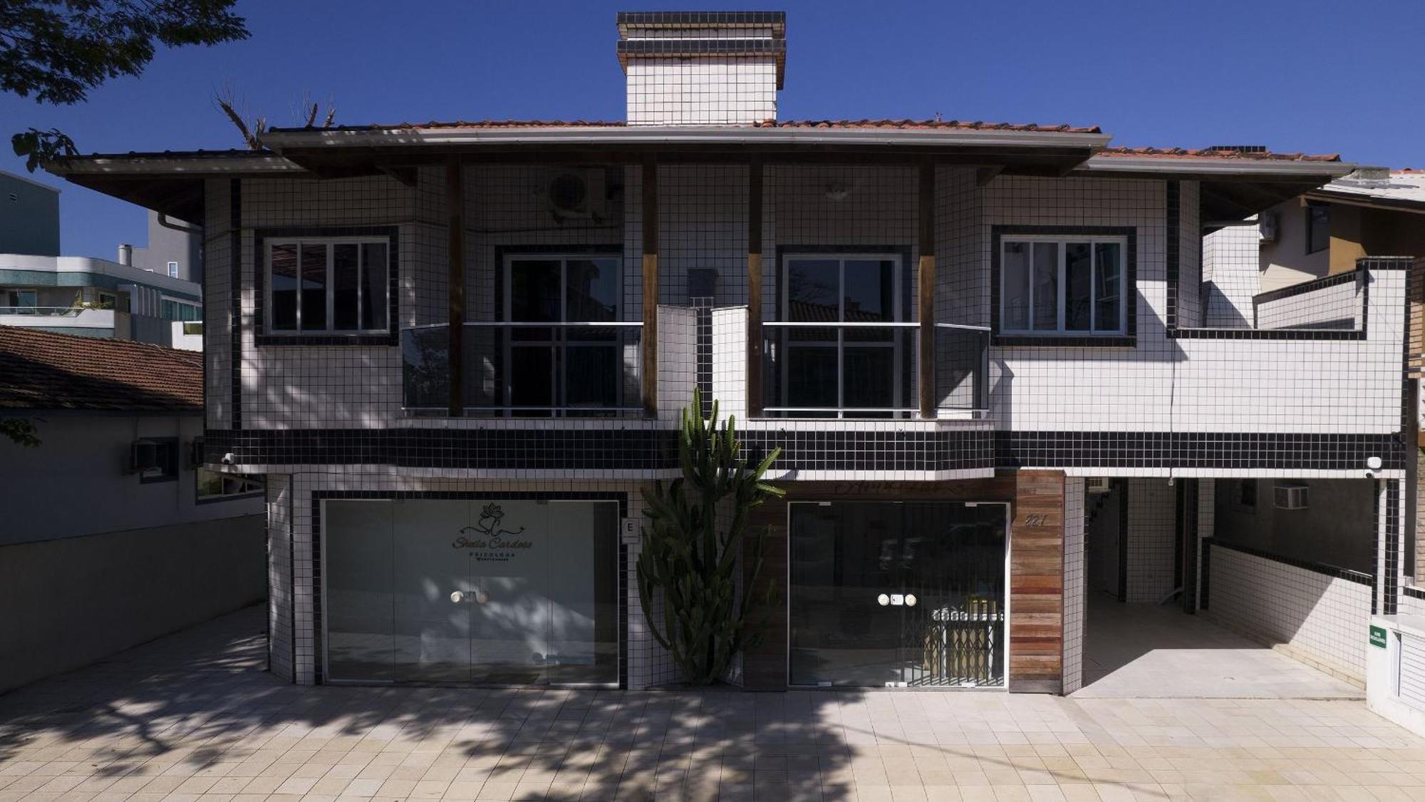 Residencial Adolfo - Mestre Naro 봄비나스 외부 사진