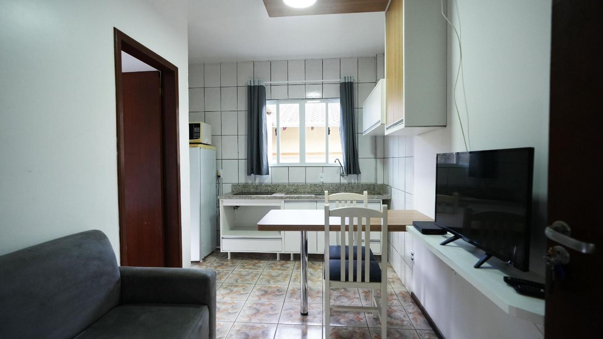 Residencial Adolfo - Mestre Naro 봄비나스 외부 사진